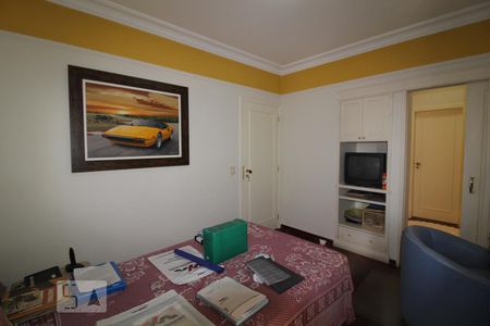 Apartamento à venda com 303m², 3 quartos e 4 vagasSuite 3