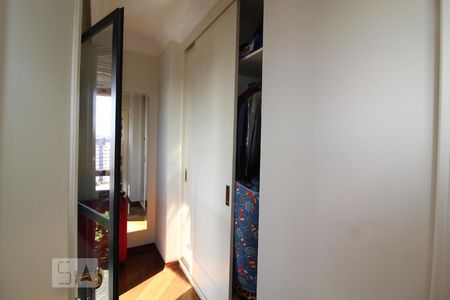 Apartamento à venda com 303m², 3 quartos e 4 vagasCloset Suite 2