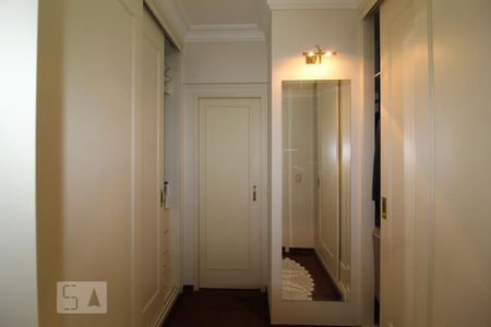 Apartamento à venda com 303m², 3 quartos e 4 vagasCloset Suite 3