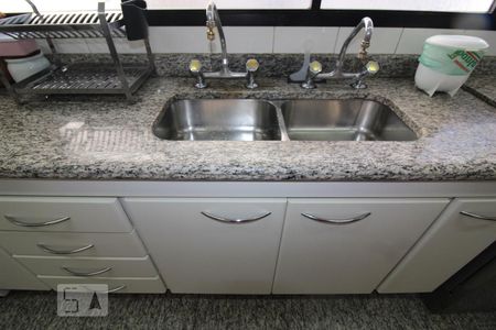 Apartamento à venda com 303m², 3 quartos e 4 vagasCozinha pia