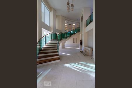 Apartamento à venda com 87m², 2 quartos e 2 vagasÁrea comum escada