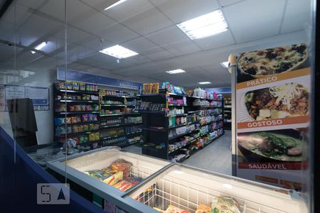 Apartamento à venda com 87m², 2 quartos e 2 vagasMini mercado