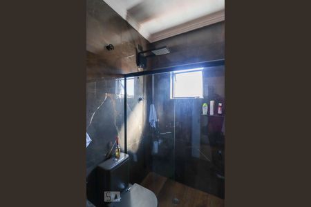 Casa à venda com 250m², 4 quartos e 3 vagas Casa à venda com 250m², 4 quartos e 3 vagasBanheiro da Suíte 1