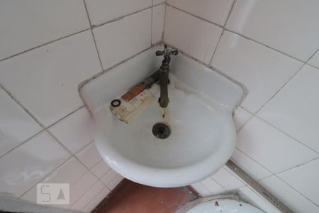 Casa à venda com 150m², 2 quartos e 1 vagaBanheiro de Serviço - pia