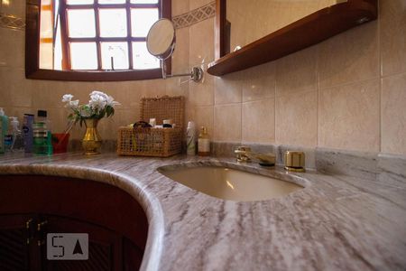 Casa à venda com 424m², 5 quartos e 5 vagas Casa à venda com 424m², 5 quartos e 5 vagasBanheiro 1