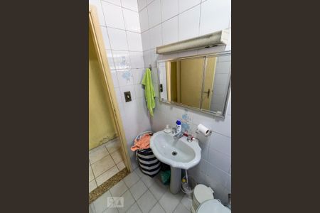 Casa à venda com 188m², 3 quartos e 3 vagasBanheiro social