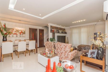 Casa à venda com 300m², 3 quartos e 2 vagas Casa à venda com 300m², 3 quartos e 2 vagasSala