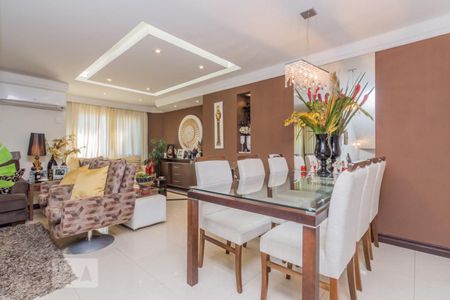 Casa à venda com 300m², 3 quartos e 2 vagas Casa à venda com 300m², 3 quartos e 2 vagasSala de Jantar