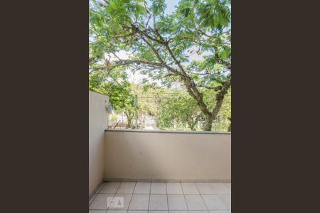 Casa à venda com 300m², 3 quartos e 2 vagas Casa à venda com 300m², 3 quartos e 2 vagasÁrea externa