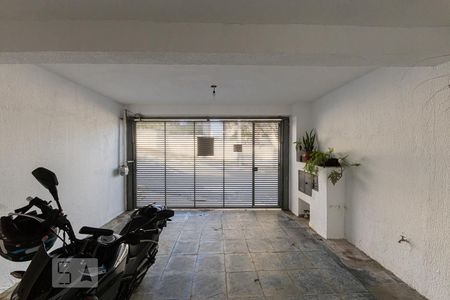Casa à venda com 104m², 3 quartos e 2 vagas Casa à venda com 104m², 3 quartos e 2 vagasGaragem