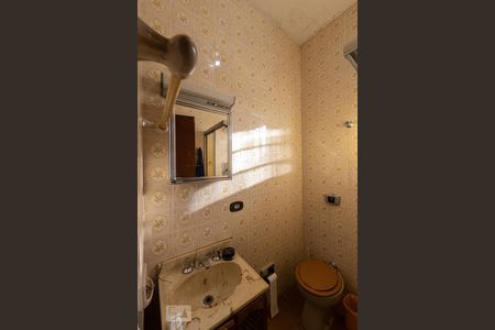 Casa à venda com 104m², 3 quartos e 2 vagas Casa à venda com 104m², 3 quartos e 2 vagasBanheiro Social