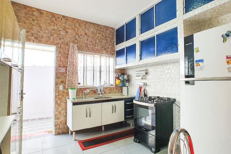 Casa à venda com 150m², 4 quartos e 4 vagas Casa à venda com 150m², 4 quartos e 4 vagasCozinha Casa 2