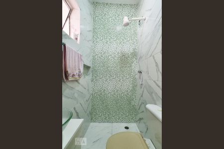 Casa à venda com 150m², 4 quartos e 4 vagas Casa à venda com 150m², 4 quartos e 4 vagasBanheiro