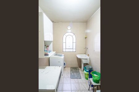Casa à venda com 775m², 4 quartos e 3 vagas Casa à venda com 775m², 4 quartos e 3 vagasÁrea de Serviço