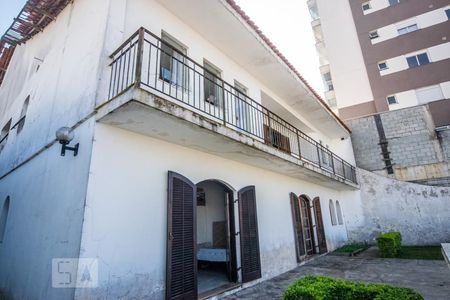 Casa à venda com 775m², 4 quartos e 3 vagas Casa à venda com 775m², 4 quartos e 3 vagasQuintal