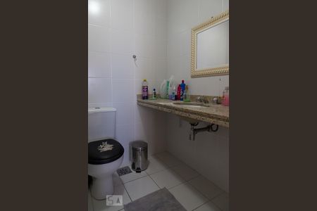 Apartamento à venda com 89m², 3 quartos e 1 vaga Apartamento à venda com 89m², 3 quartos e 1 vagaBanheiro social