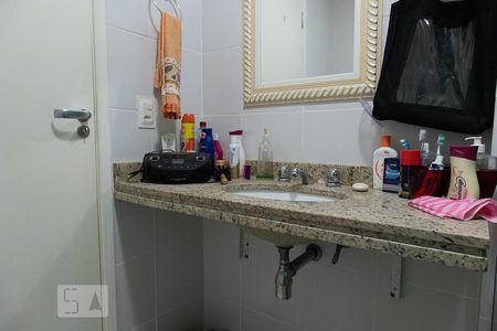 Apartamento à venda com 89m², 3 quartos e 1 vaga Apartamento à venda com 89m², 3 quartos e 1 vagaBanheiro da suíte