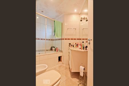 Apartamento à venda com 128m², 3 quartos e 2 vagasBanheiro da Suíte