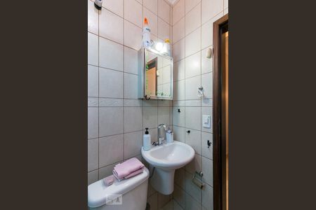 Casa à venda com 190m², 4 quartos e 3 vagasBanheiro social