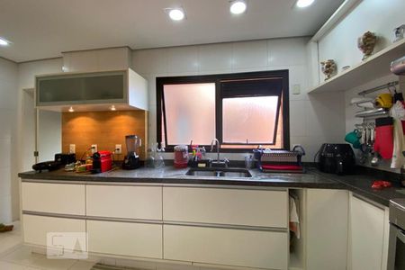 Apartamento para alugar com 200m², 3 quartos e 4 vagas Apartamento para alugar com 200m², 3 quartos e 4 vagasCozinha