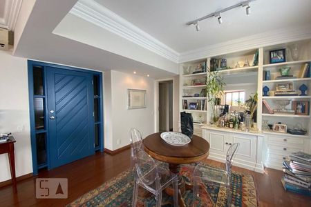 Apartamento para alugar com 200m², 3 quartos e 4 vagas Apartamento para alugar com 200m², 3 quartos e 4 vagasSala de Estar