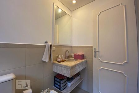 Apartamento para alugar com 200m², 3 quartos e 4 vagas Apartamento para alugar com 200m², 3 quartos e 4 vagasBanheiro da Suíte 3
