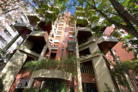 Apartamento para alugar com 200m², 3 quartos e 4 vagas Apartamento para alugar com 200m², 3 quartos e 4 vagasFachada