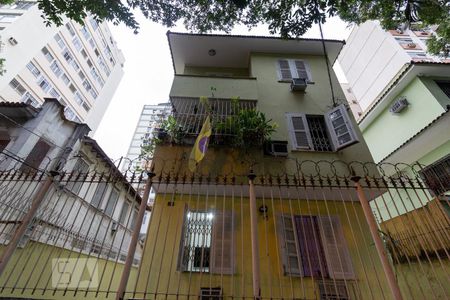 Apartamento para alugar com 106m², 4 quartos e sem vaga Apartamento para alugar com 106m², 4 quartos e sem vagaFachada