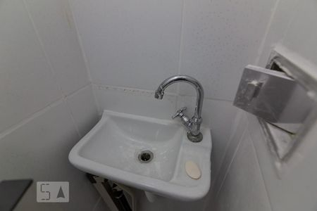 Apartamento para alugar com 106m², 4 quartos e sem vaga Apartamento para alugar com 106m², 4 quartos e sem vagaBanheiro de Serviço