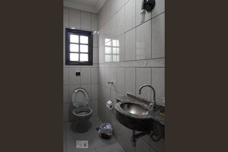 Casa à venda com 379m², 5 quartos e 3 vagas Casa à venda com 379m², 5 quartos e 3 vagasBanheiro 1