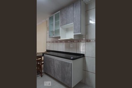 Casa à venda com 379m², 5 quartos e 3 vagas Casa à venda com 379m², 5 quartos e 3 vagasCozinha - Armários