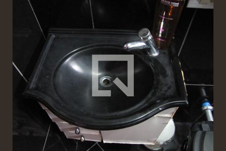 Casa à venda com 413m², 5 quartos e 6 vagasBanheiro Suíte 2