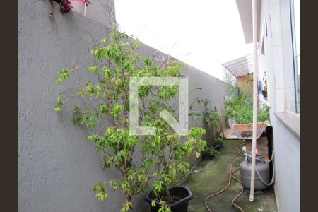 Casa à venda com 413m², 5 quartos e 6 vagasCorredor lateral