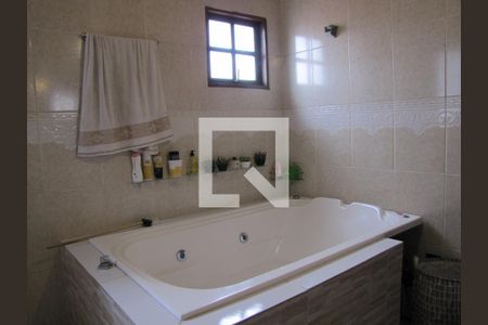 Casa à venda com 413m², 5 quartos e 6 vagasBanheiro Suíte 1