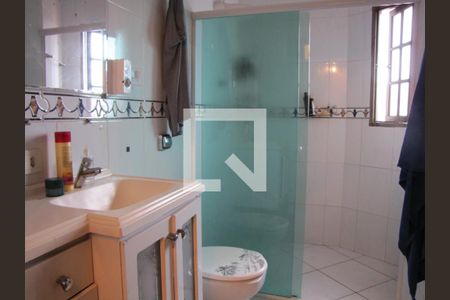 Casa à venda com 413m², 5 quartos e 6 vagasBanheiro Corredor