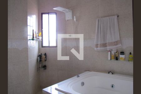 Casa à venda com 413m², 5 quartos e 6 vagasBanheiro Suíte 1