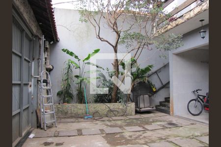 Casa à venda com 413m², 5 quartos e 6 vagasGaragem