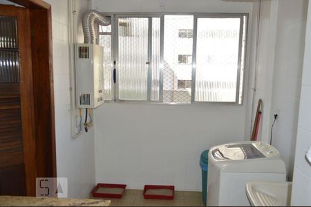 Apartamento à venda com 192m², 4 quartos e 2 vagasCozinha e Área de Serviço