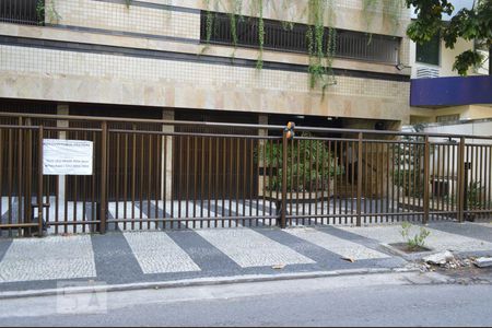 Apartamento à venda com 192m², 4 quartos e 2 vagasFachada e portaria