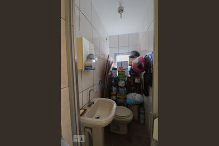 Casa à venda com 150m², 3 quartos e 2 vagas Casa à venda com 150m², 3 quartos e 2 vagasBanheiro de Serviço