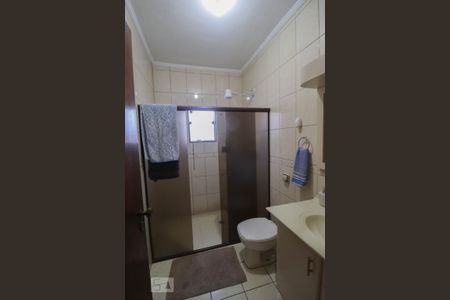 Casa à venda com 150m², 3 quartos e 2 vagas Casa à venda com 150m², 3 quartos e 2 vagasBanheiro