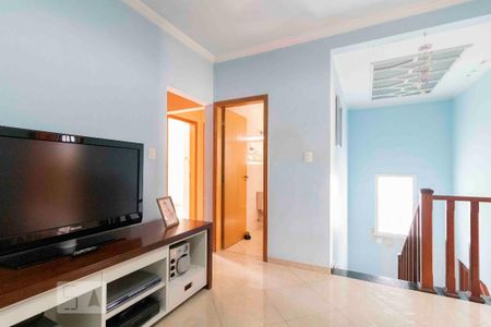 Casa à venda com 253m², 3 quartos e 3 vagas Casa à venda com 253m², 3 quartos e 3 vagasSala 2