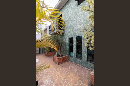 Casa à venda com 253m², 3 quartos e 3 vagas Casa à venda com 253m², 3 quartos e 3 vagasÁrea Externa - Frente