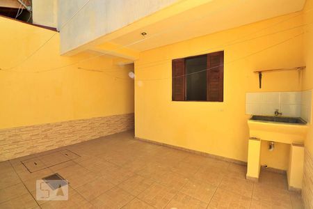 Casa à venda com 302m², 3 quartos e 2 vagasCasa Fundos - Área de Serviço