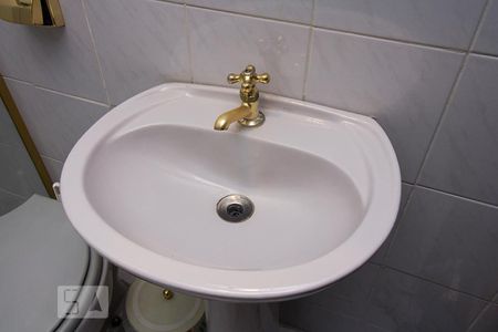 Casa à venda com 285m², 7 quartos e 3 vagasPiso 2 - Banheiro da Suíte 1