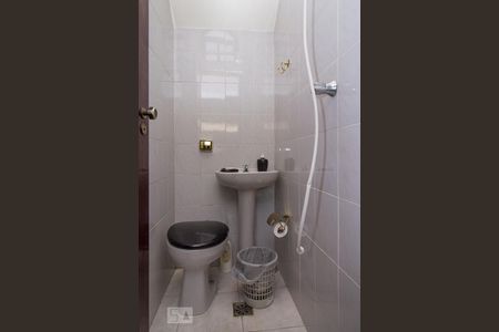 Casa à venda com 285m², 7 quartos e 3 vagasPiso Inferior - Banheiro