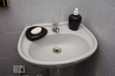 Casa à venda com 285m², 7 quartos e 3 vagasPiso Inferior - Banheiro