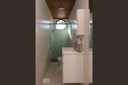 Casa à venda com 285m², 7 quartos e 3 vagasPiso 3 - Banheiro da Suíte