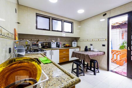 Casa à venda com 250m², 3 quartos e 1 vaga Casa à venda com 250m², 3 quartos e 1 vagaCozinha