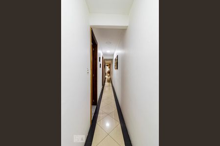 Casa à venda com 250m², 3 quartos e 1 vaga Casa à venda com 250m², 3 quartos e 1 vagaCorredor